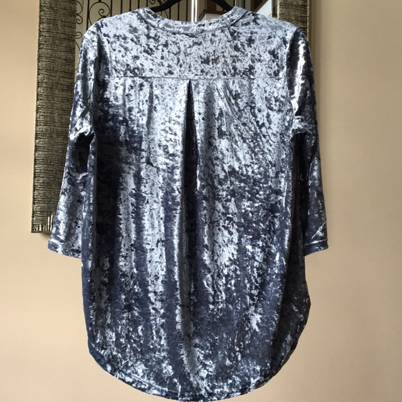 ✨NEW✨ Velvet Gathered Top - Picture 7 of 7